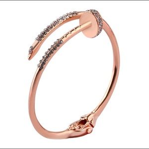 Rose gold nail bracelet ☘️